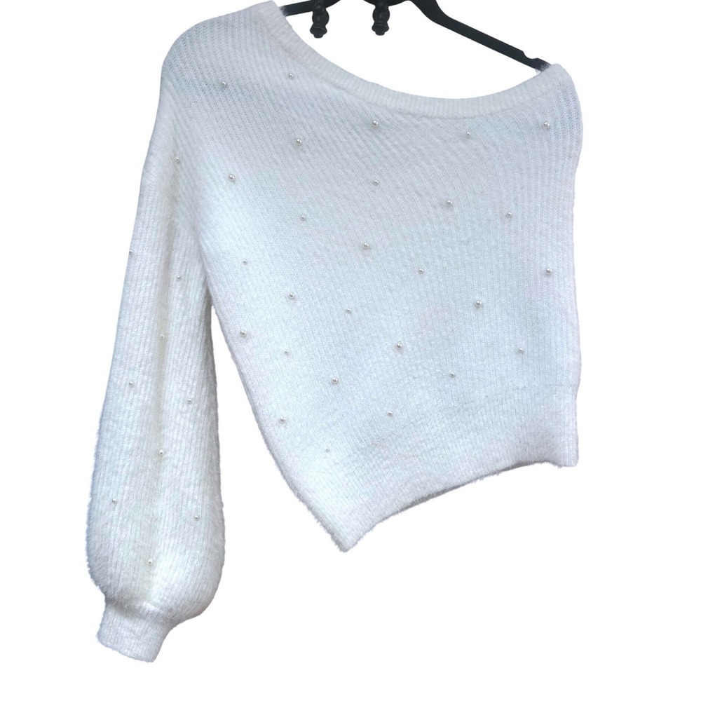 Forever 21 Contemporary White Pearl One Shoulder Fuzzy Knit Sweater Small‎